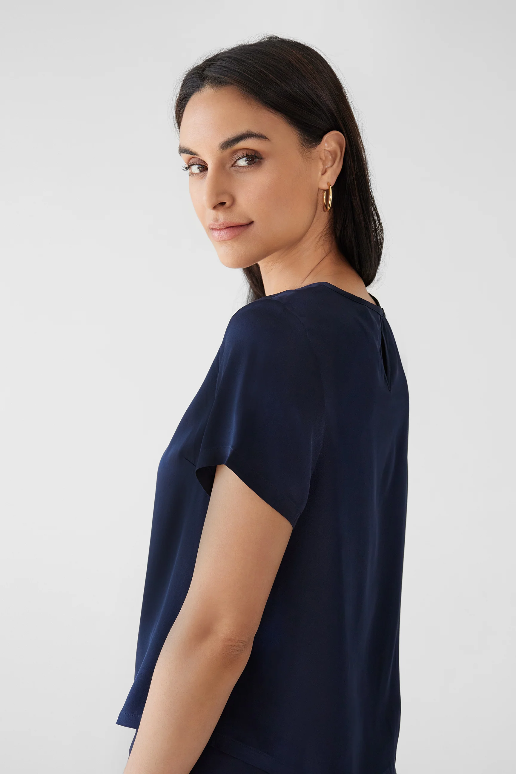 The Hannah Silk Tee Navy - Image 3