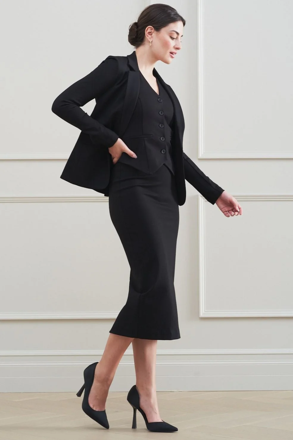 The Stella Skirt Black - Image 4
